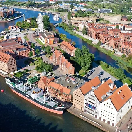 Cozy Corner Apartment *